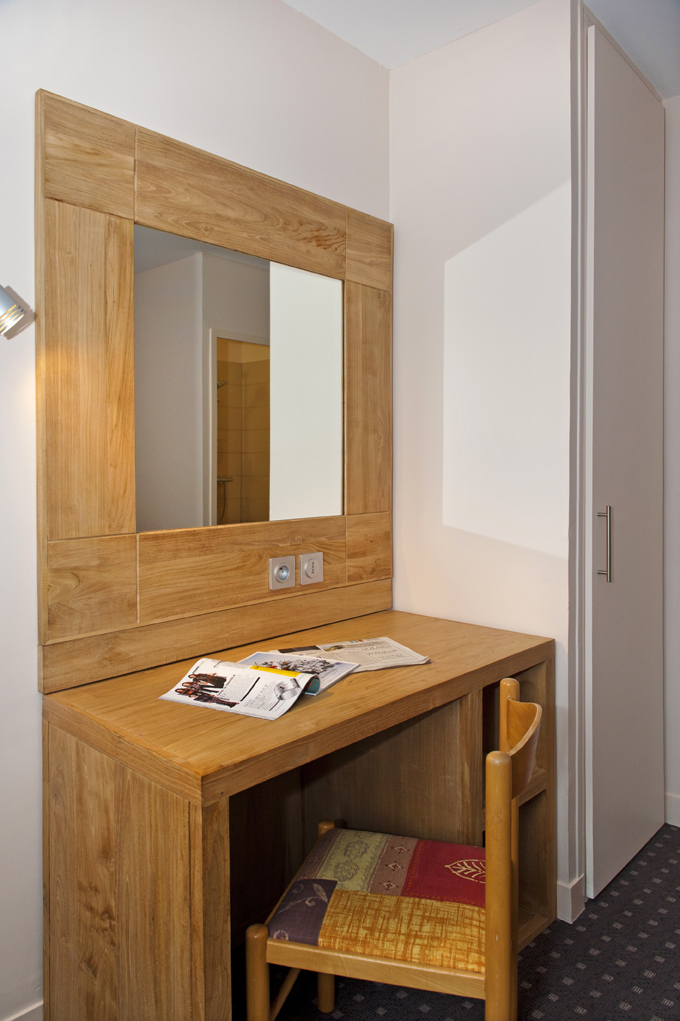 bureau dans la chambre - Crédit photo : © Le Labrador