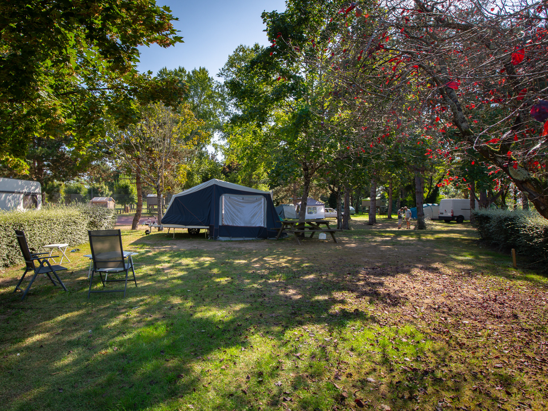 Emplacement tente - Camping le Jardin de Sully - Crédit photo : www.knightstudio.com