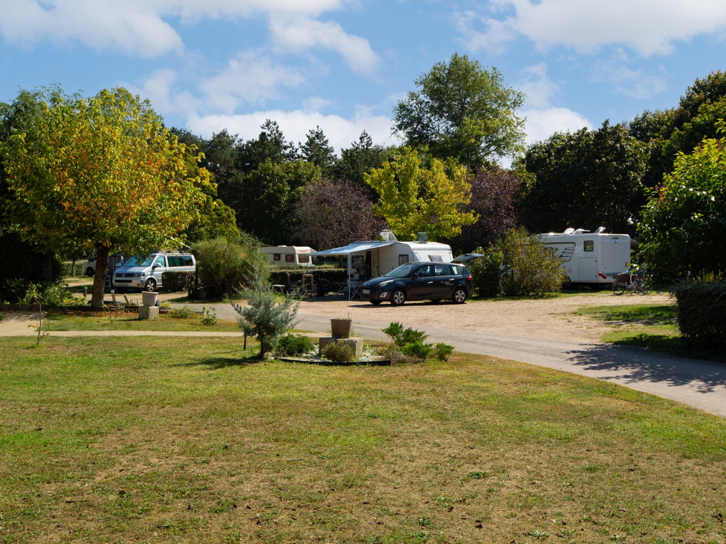 Le Jardin de Sully Emplacement camping car pas cher - Crédit photo : Flower Campings - Myphotoagency / Jean-Marc Pommé