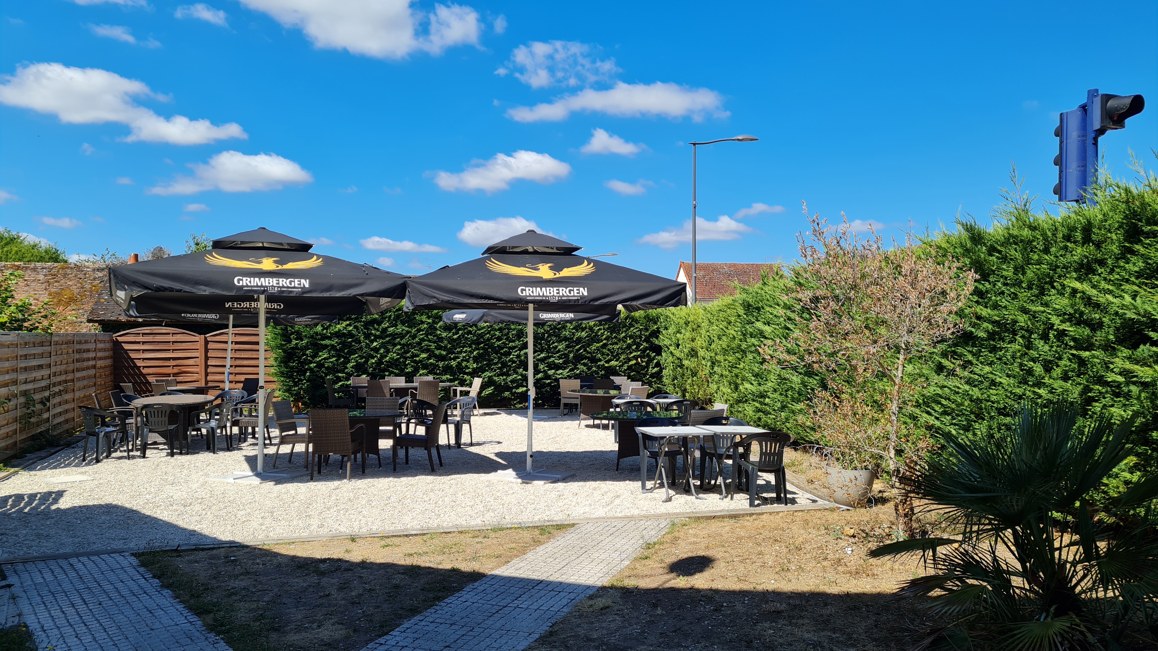 Terrasse Lion d'or - Crédit photo : OTVDS
