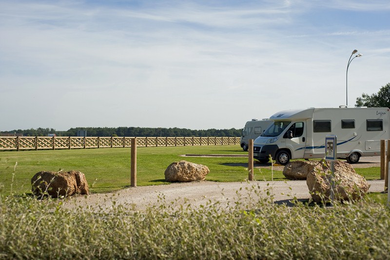 Aire de camping-car Sully-sur-Loire 3 - Crédit photo : © OTSULLY