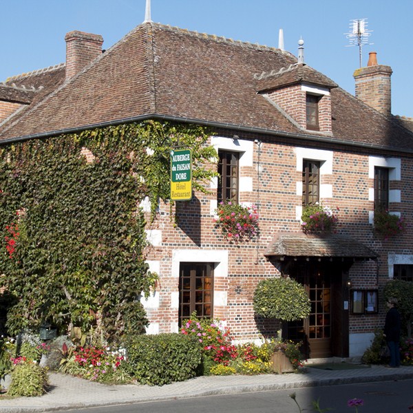 Auberge du fasain doré façade - Crédit photo : © Auberge du faisan doré