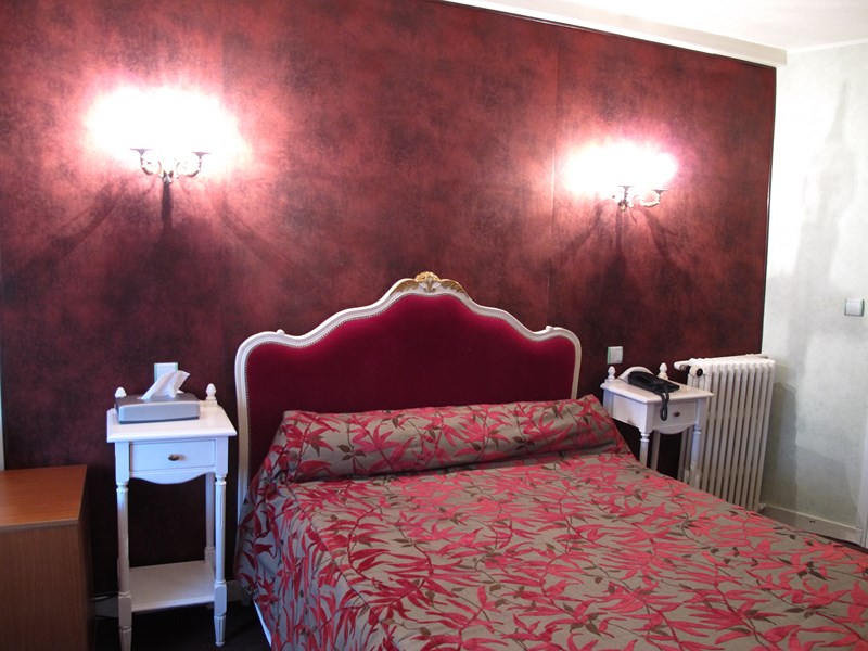 Chambre rouge - Crédit photo : OTSULLY