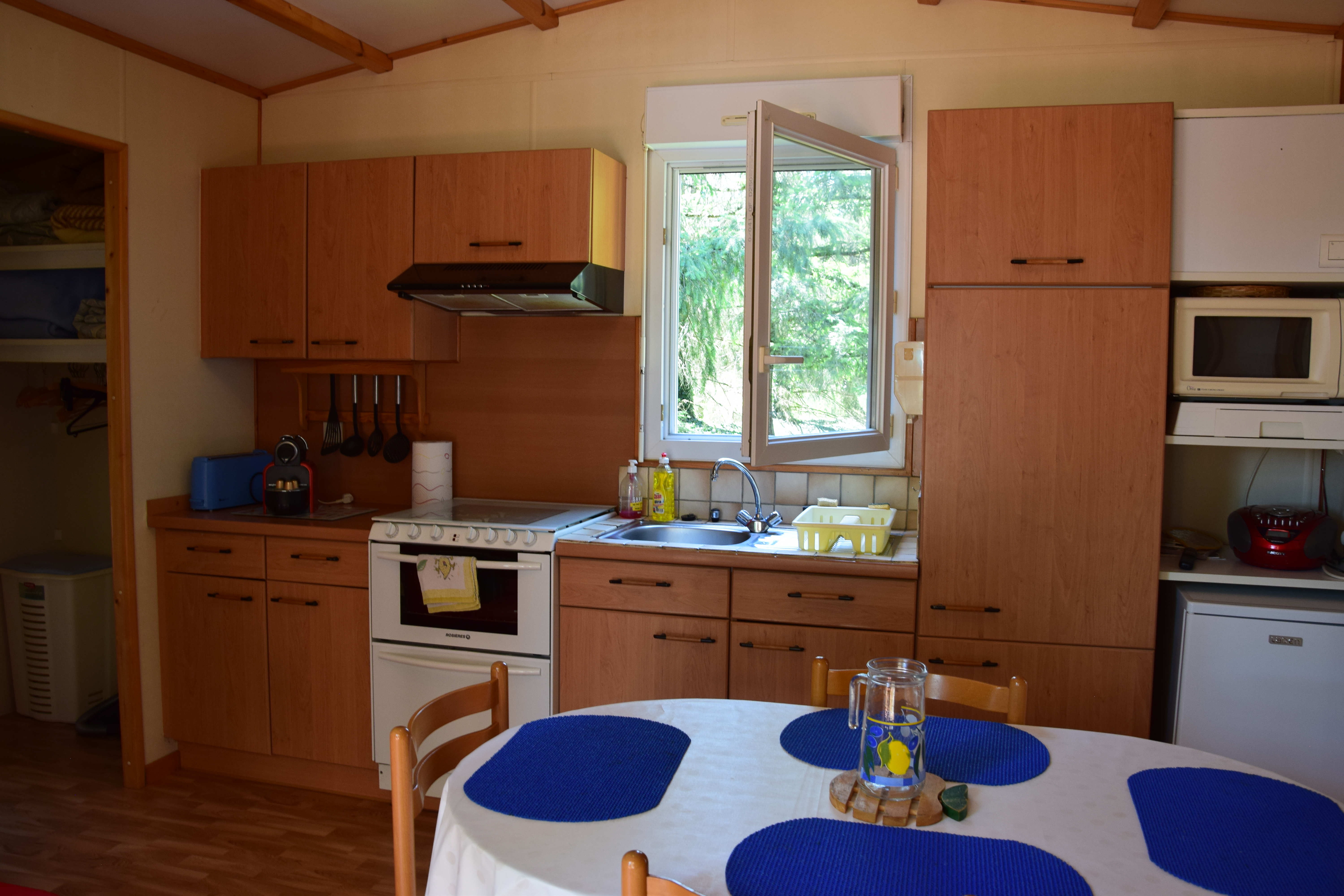 Cuisine/sejour chalet Goujon - Crédit photo : L2E