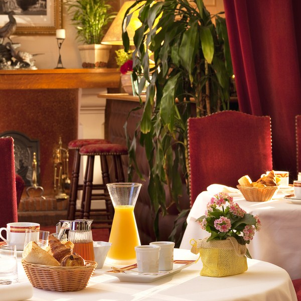 Hostellerie du grand Sully petit-déjeuner - Crédit photo : © Hostellerie du grand Sully