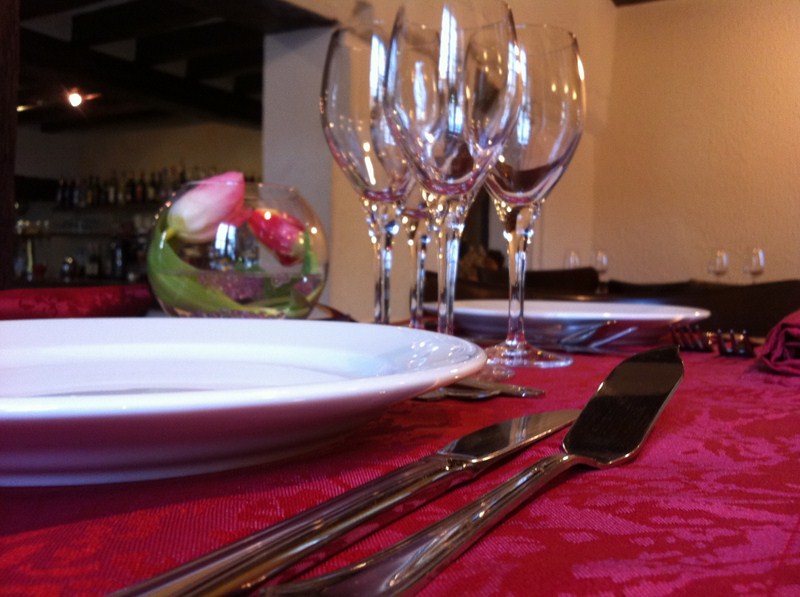 Le cheval rouge table - Crédit photo : © OTSULLY