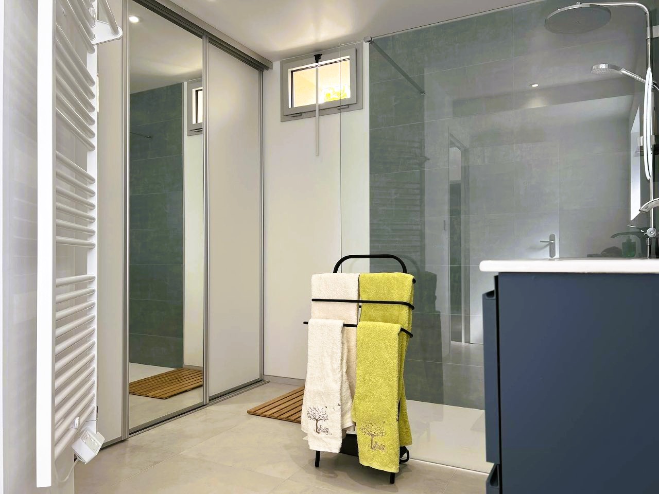Salle de bain RDC (1) - Crédit photo : LS