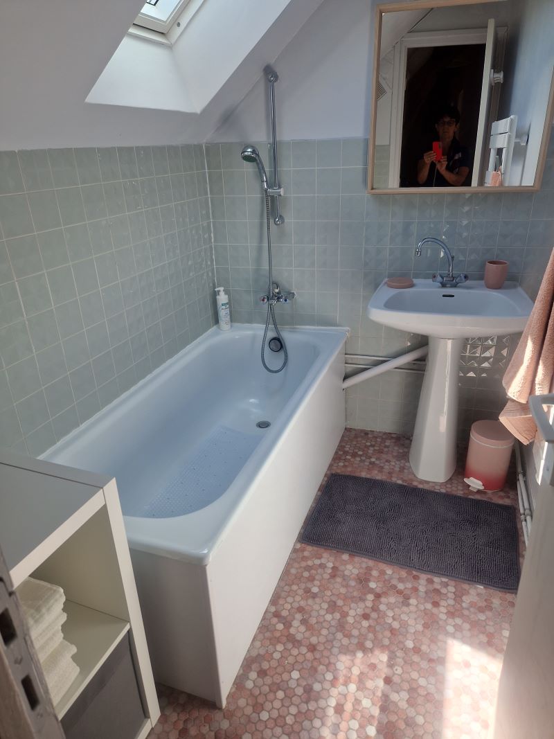 Salle-de-bain-etage  - Crédit photo : Brigitte Allaire
